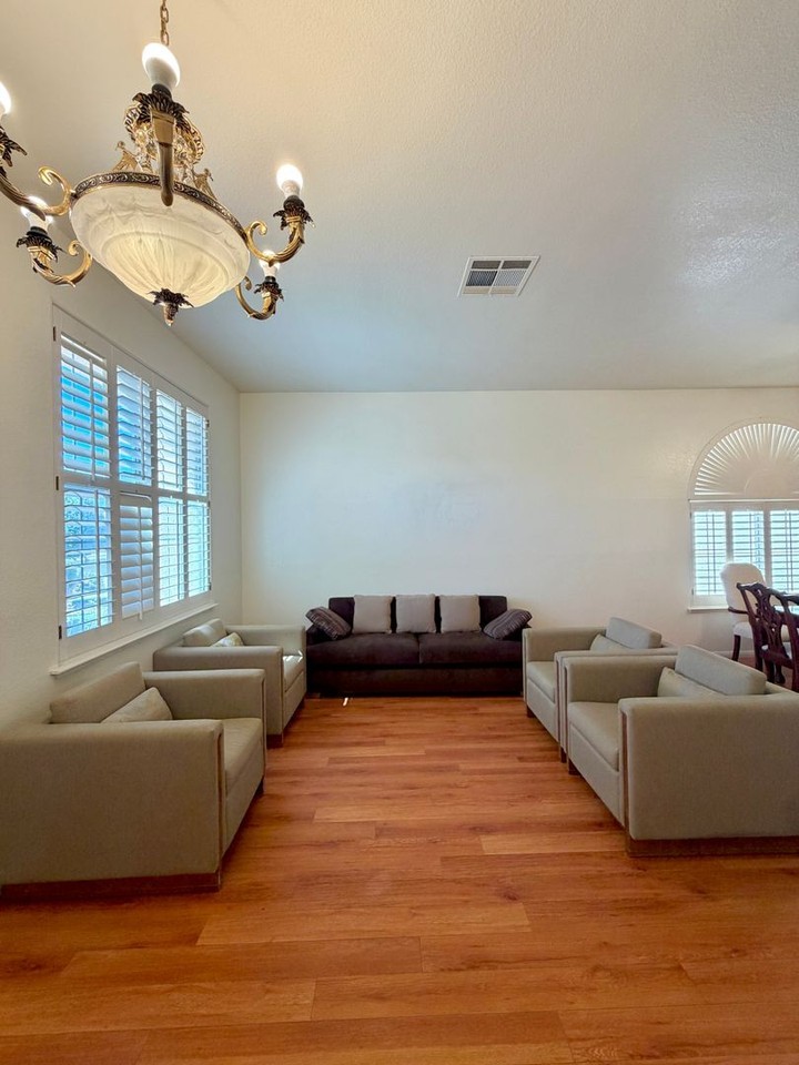 6216 Pride Ln - Photo 5 of 36