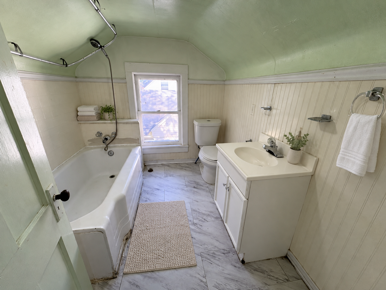 1045 Inman St - Photo 4 of 10