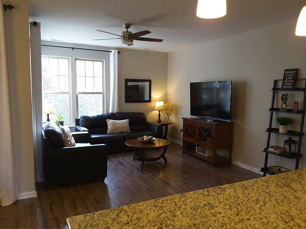 4691 Revolutionary Way - Photo 7 of 17