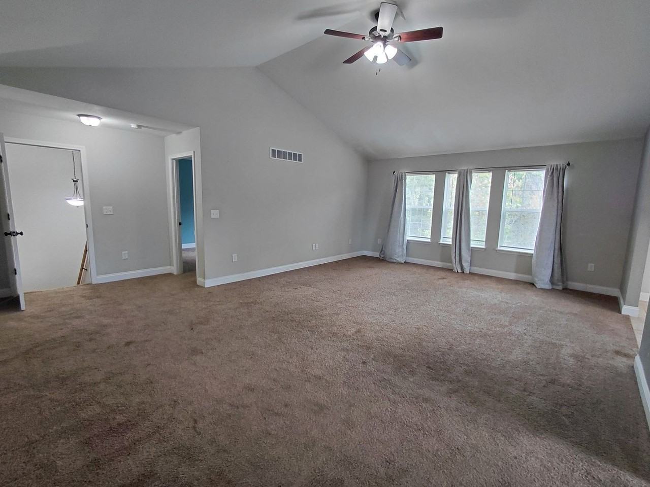 137 Creek View Dr - Photo 2 of 24