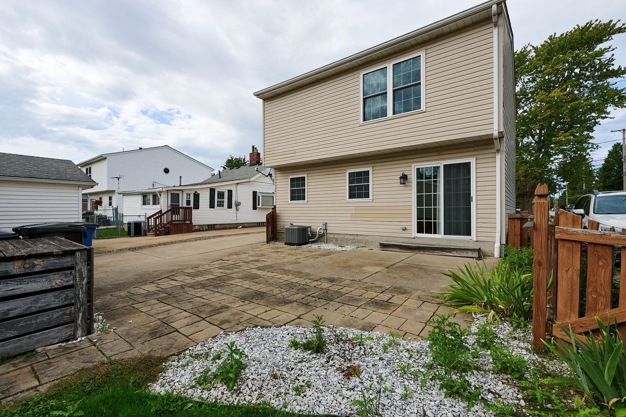 32976 Edward Ave - Photo 5 of 24