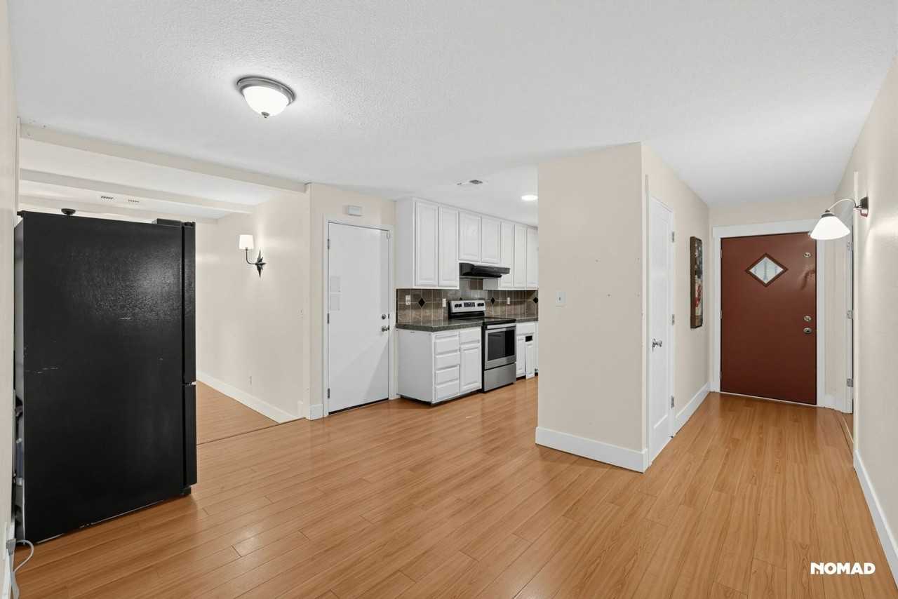 3059 Rosemont Dr - Photo 5 of 25