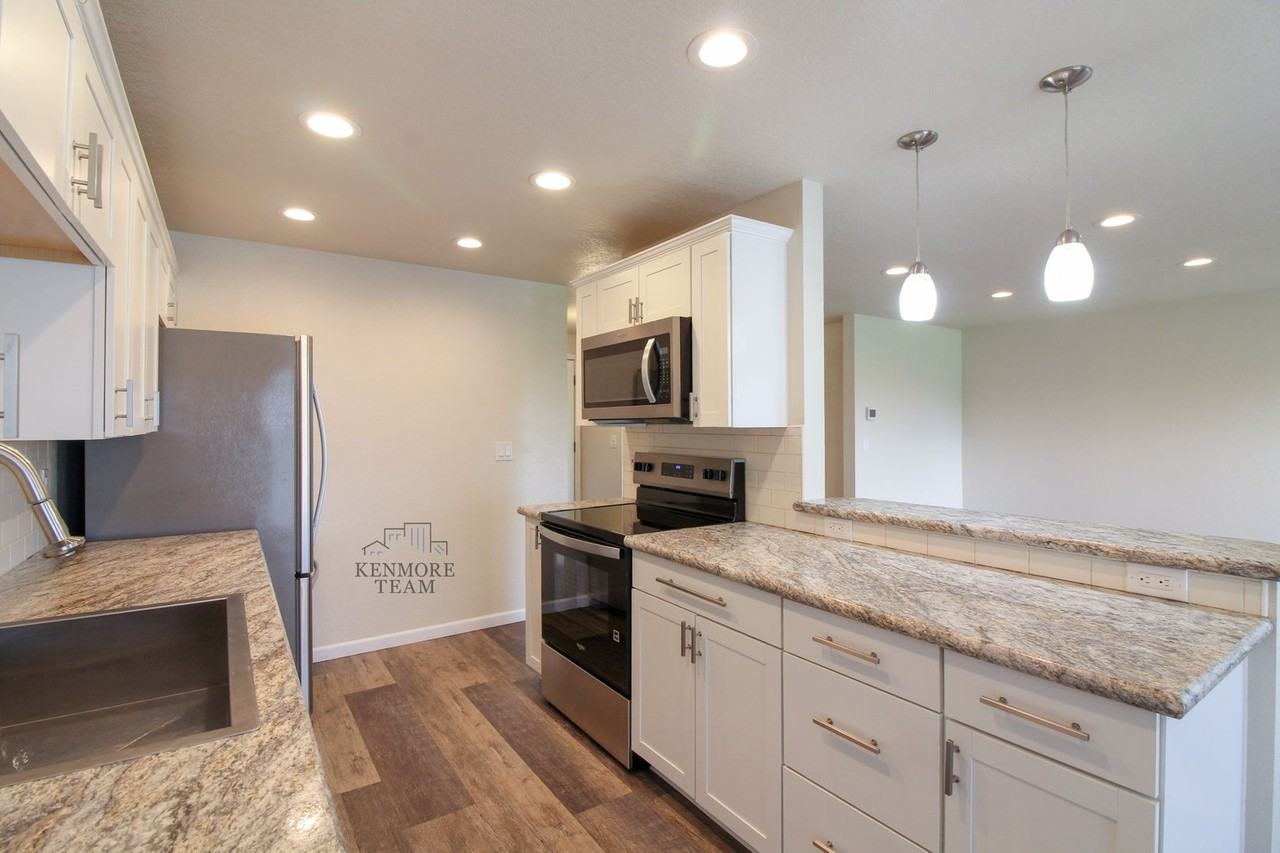 337 Greenbrook Pl - Photo 3 of 20