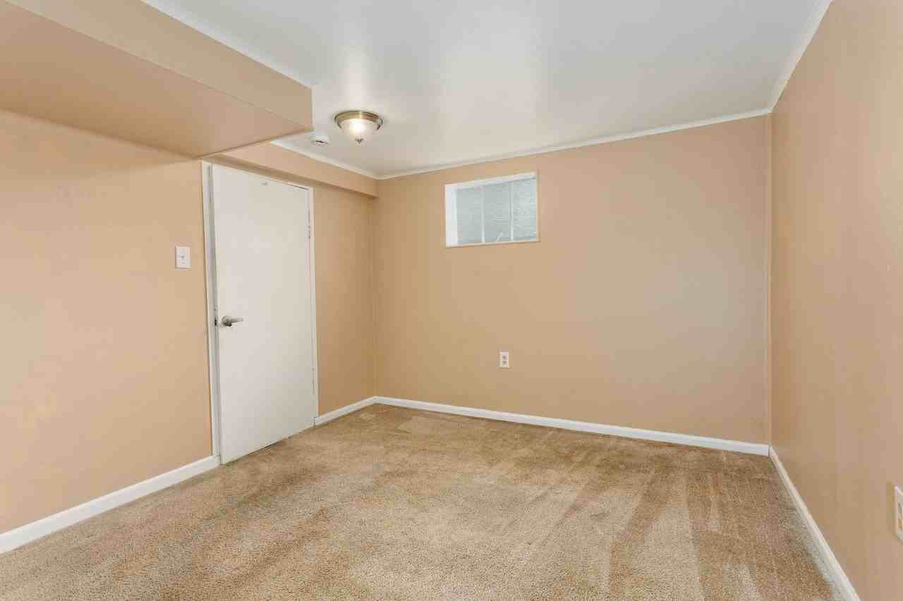9640 Bridgeport Way Sw - Photo 4 of 24