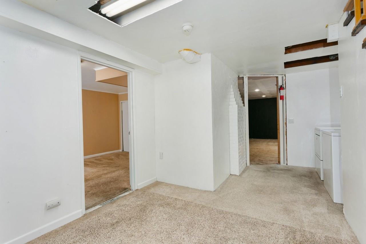 9640 Bridgeport Way Sw - Photo 6 of 24