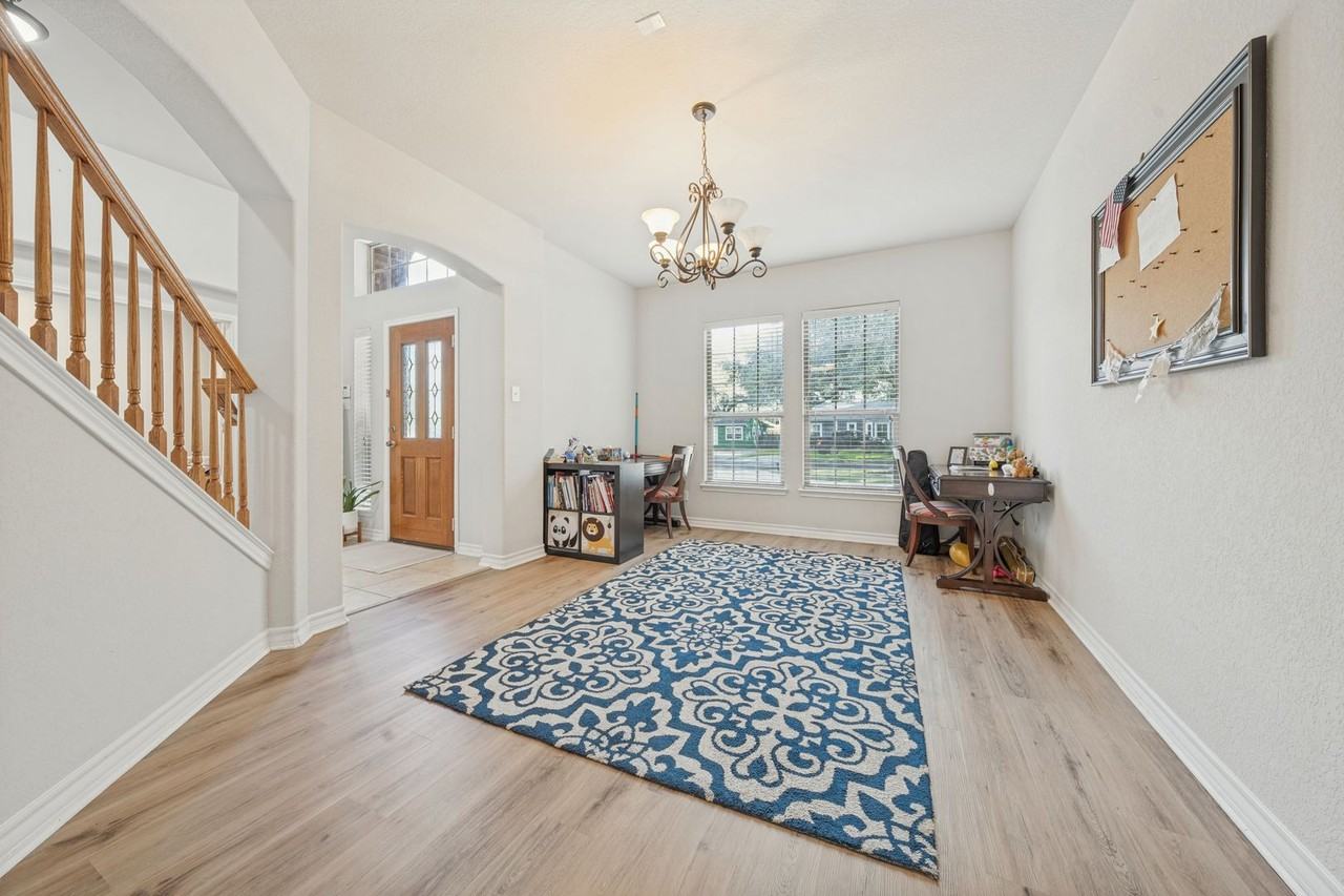 141 Claywell Dr - Photo 5 of 25