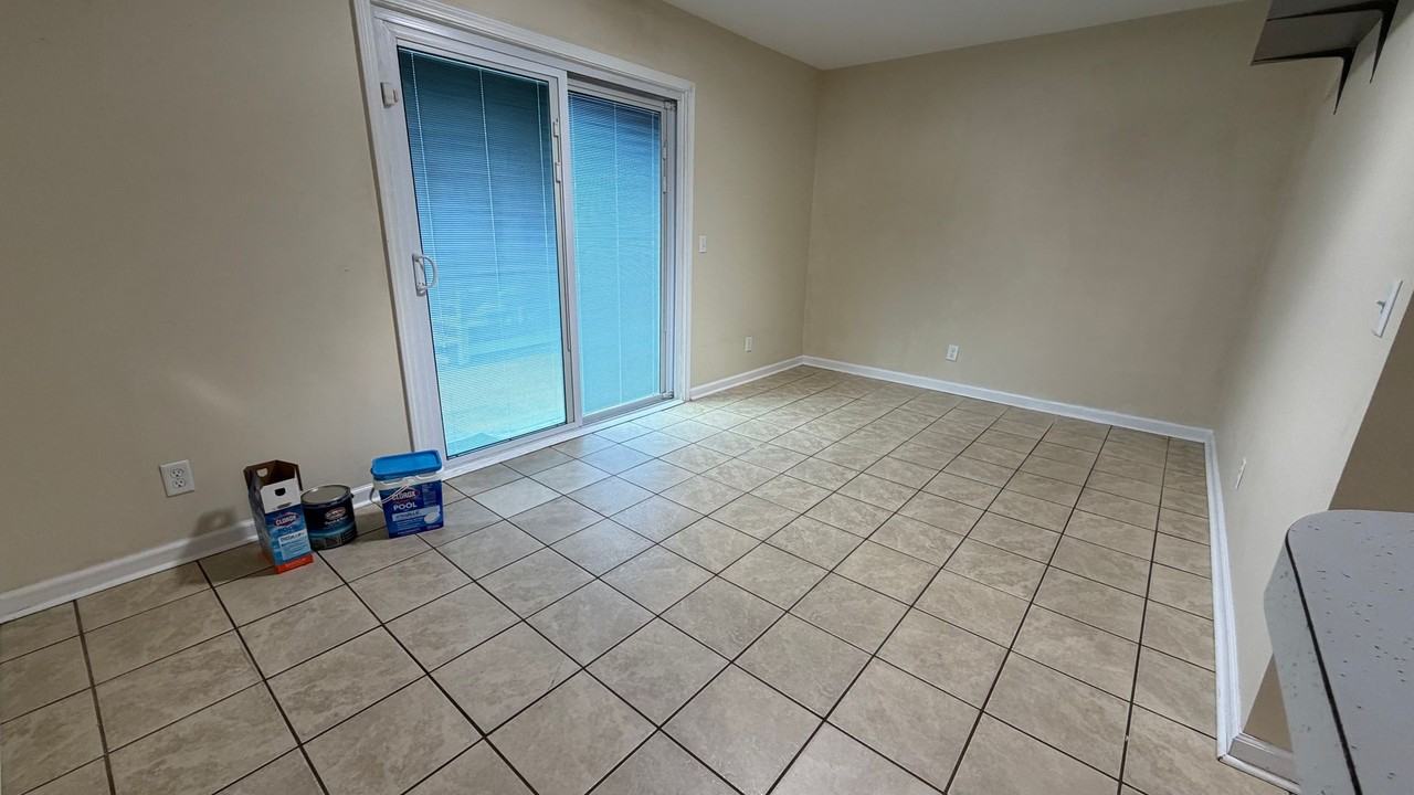 1811 Chestnut Ave - Photo 4 of 15