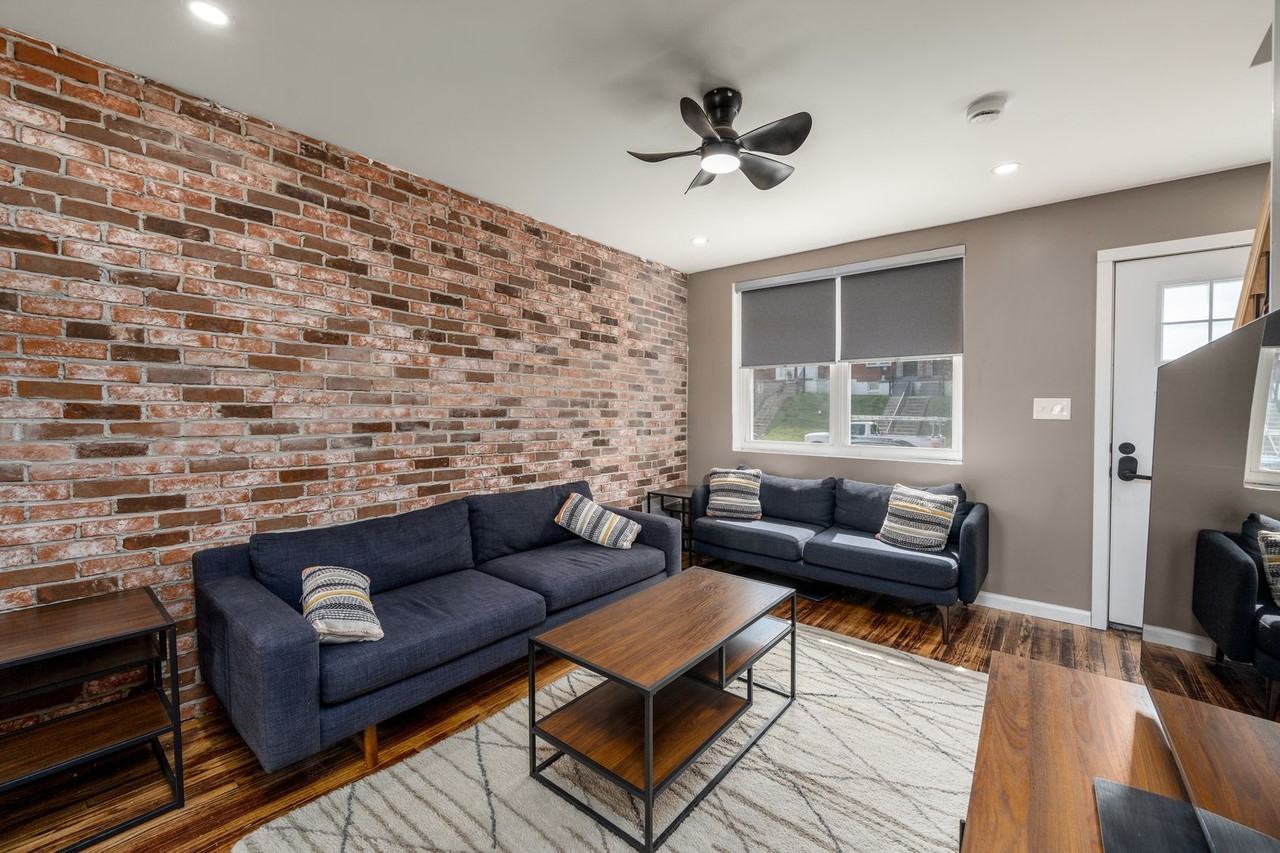 1055 Parksley Ave - Photo 3 of 30