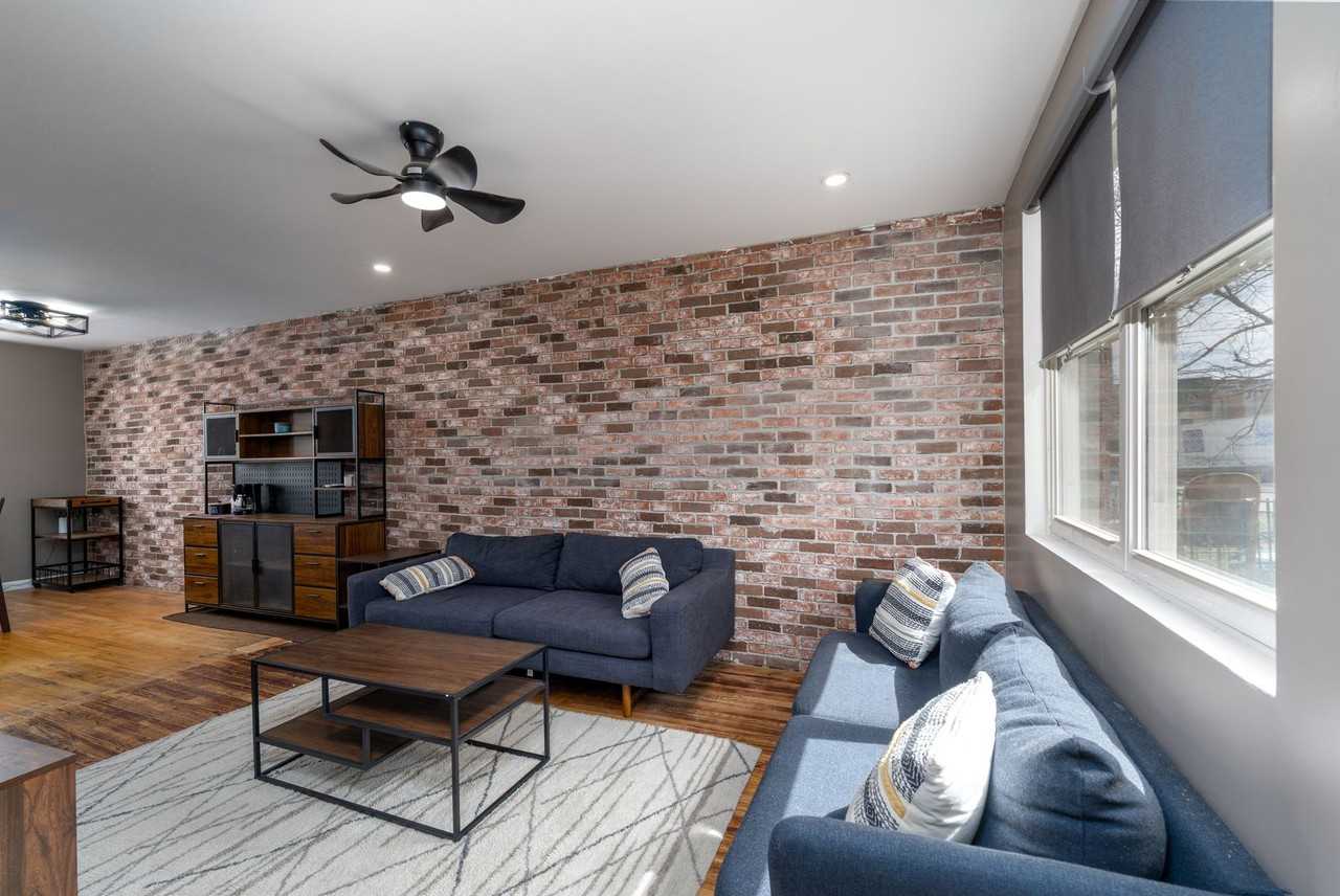 1055 Parksley Ave - Photo 4 of 30