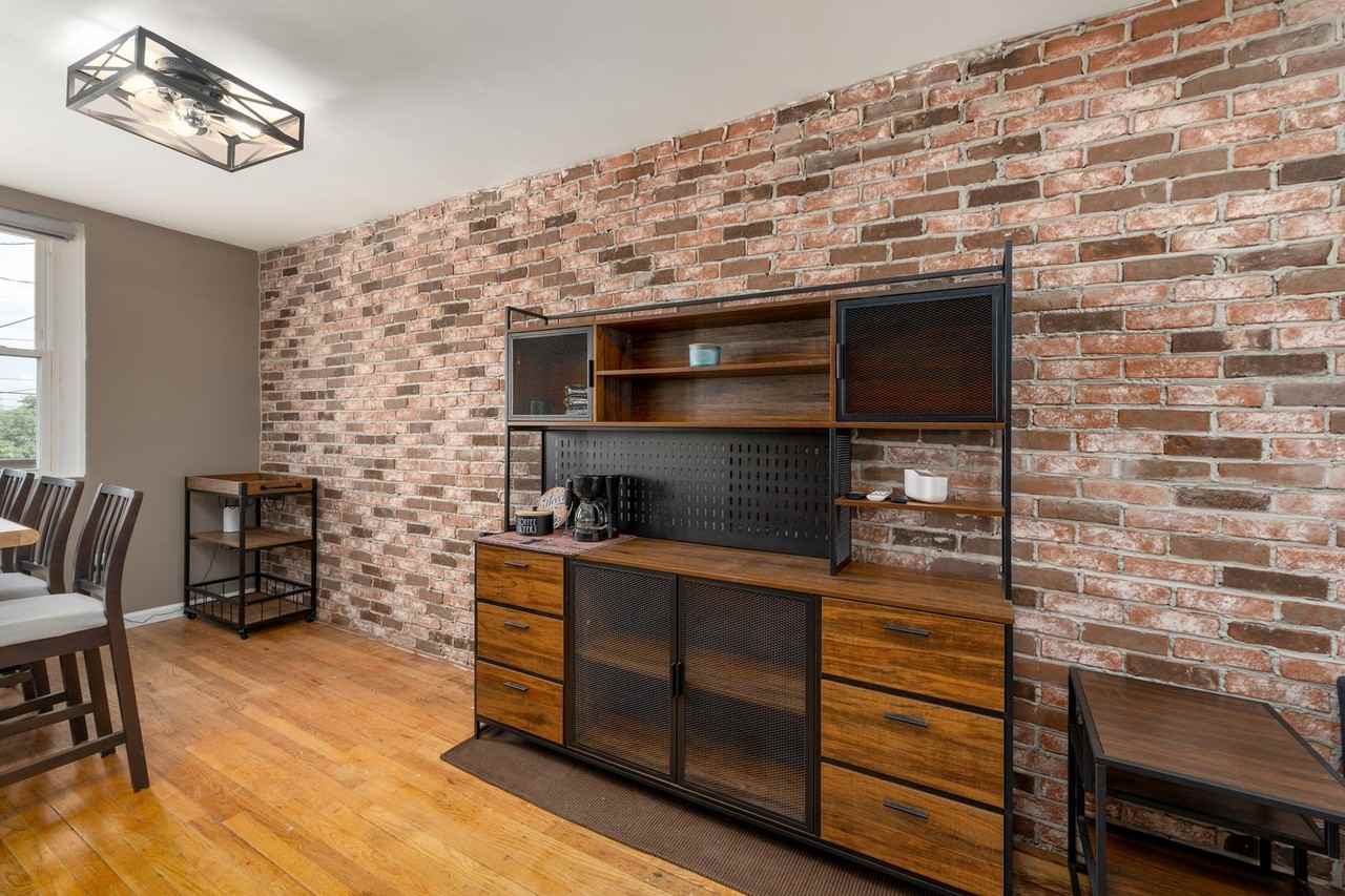 1055 Parksley Ave - Photo 5 of 30