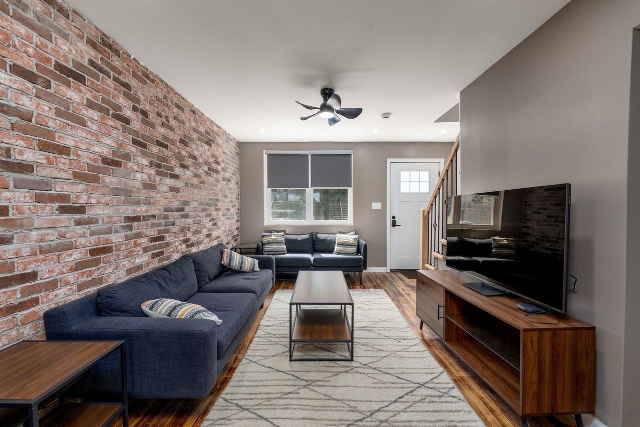 1055 Parksley Ave - Photo 6 of 30