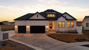featured image of 1437 W Valley Dr