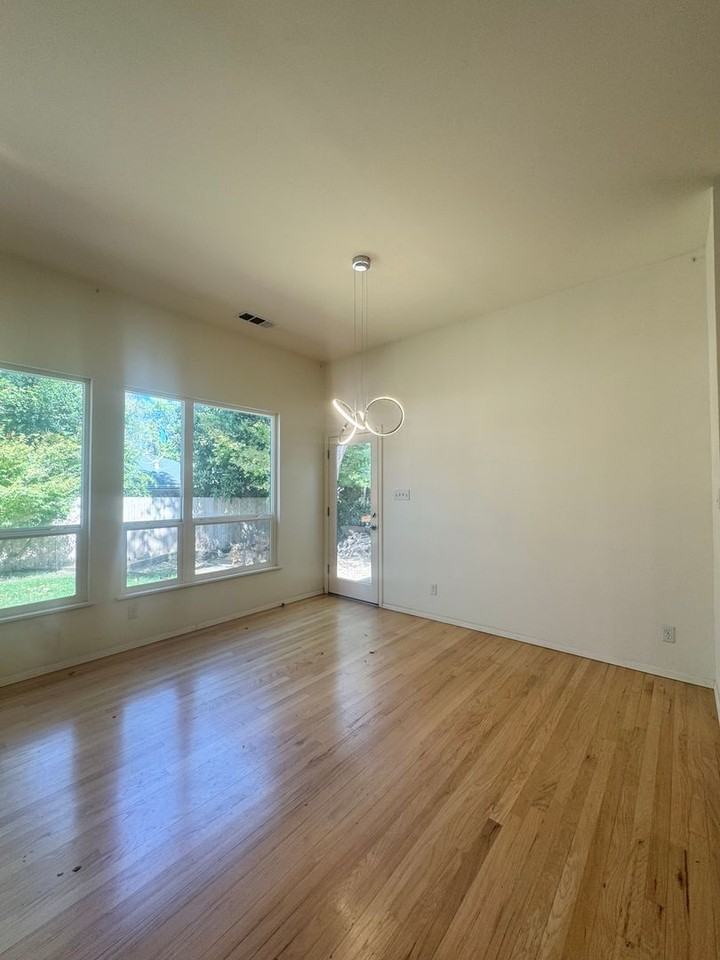 620 Lincoln St - Photo 7 of 21