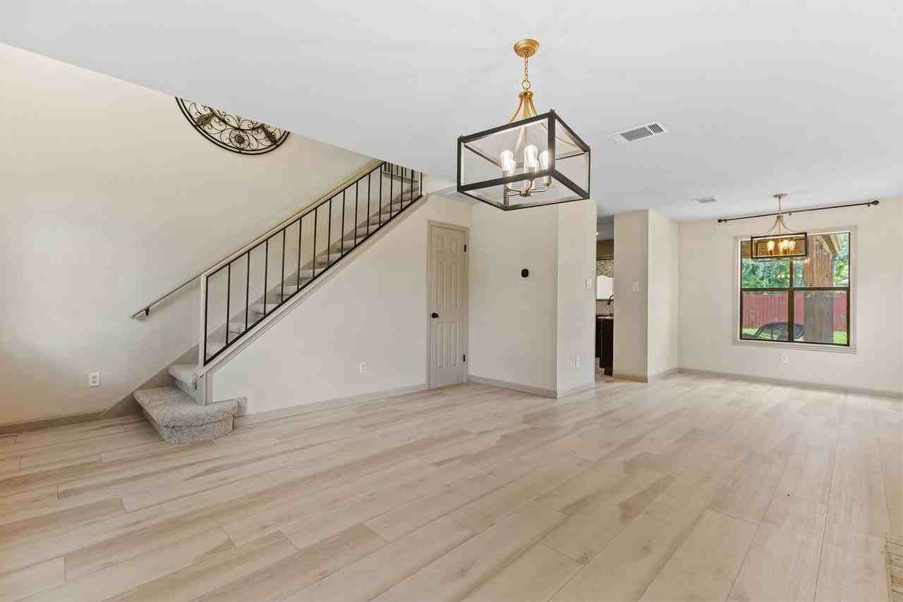 17842 Park Valley Dr - Photo 5 of 42