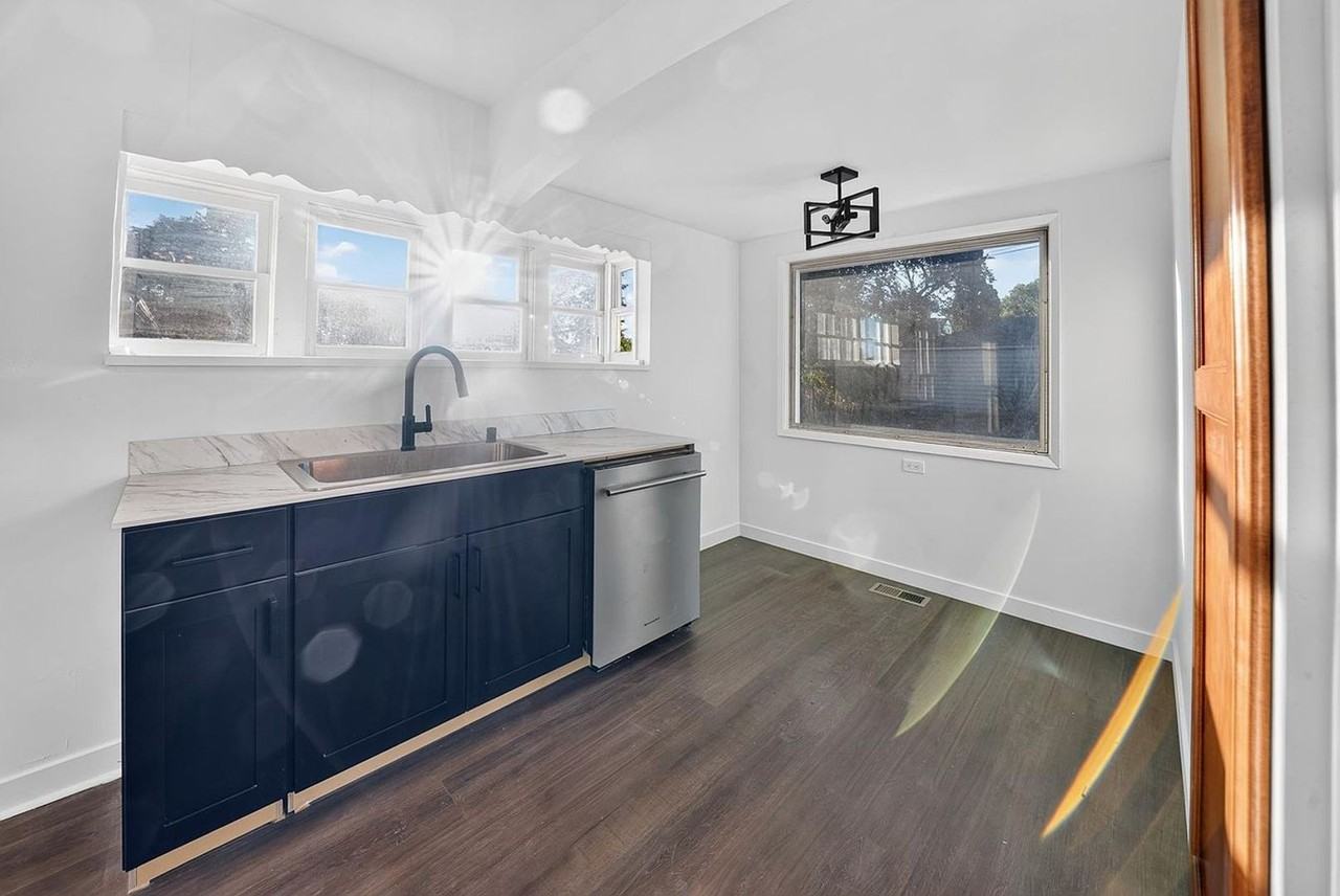 1503 E Wellesley Ave - Photo 6 of 46