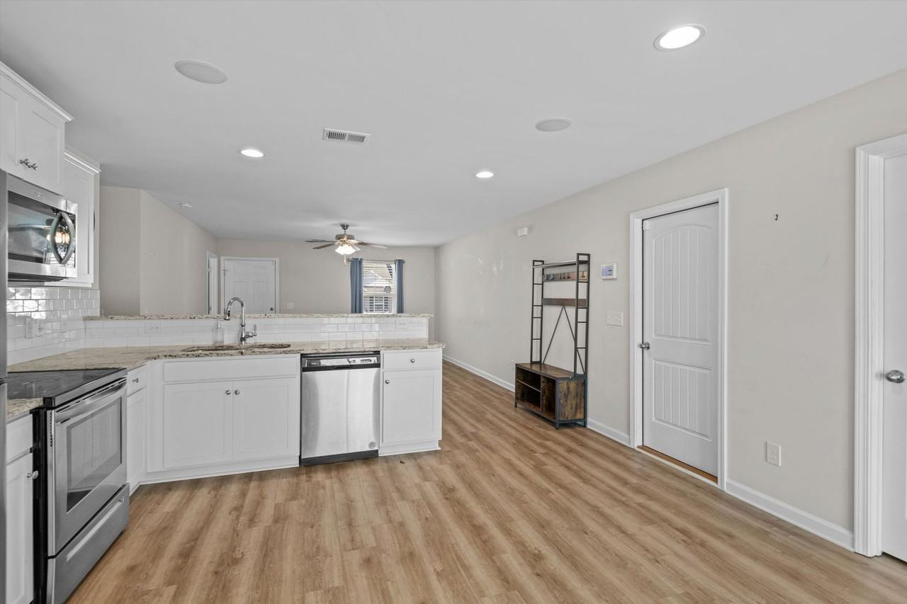 297 Wahoo Cir - Photo 4 of 19
