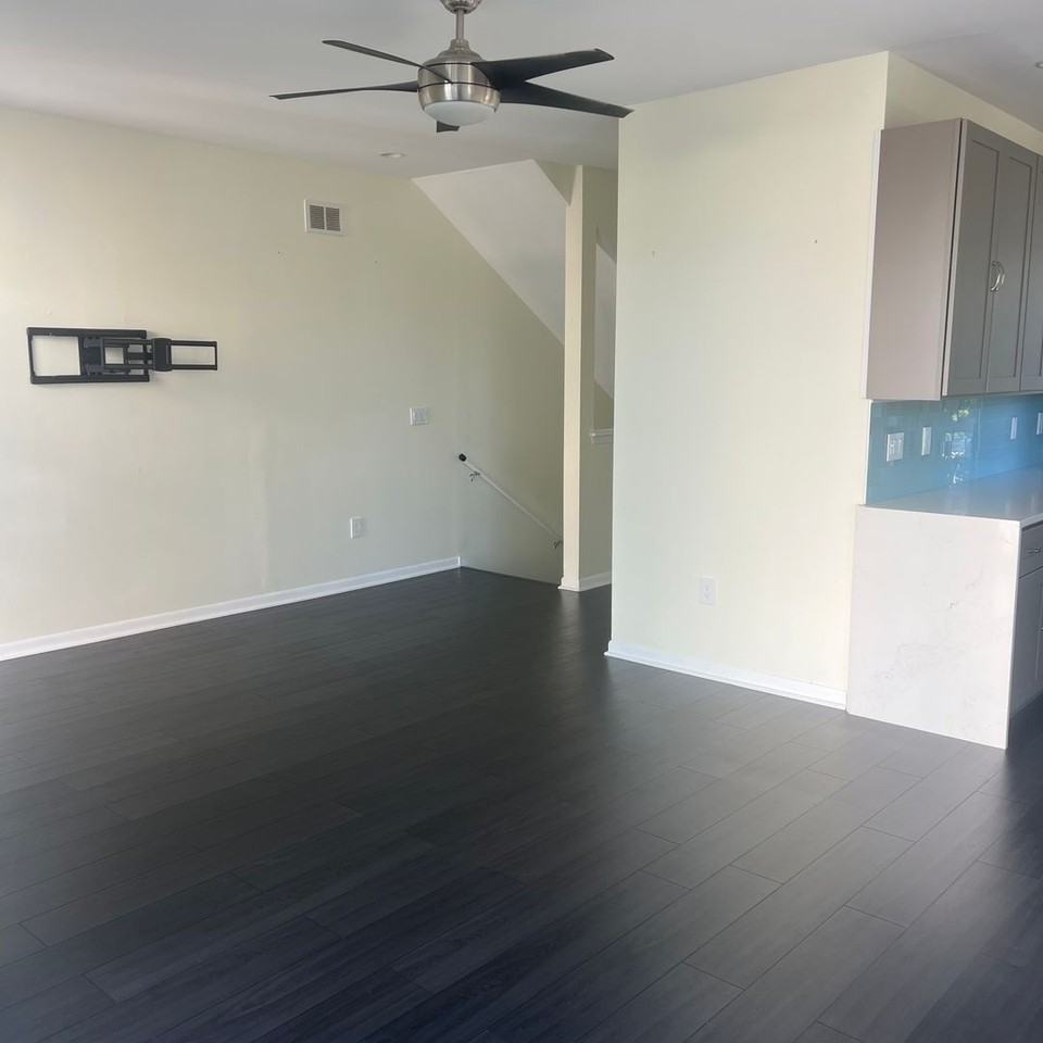 2134 N Commerce St - Photo 3 of 32