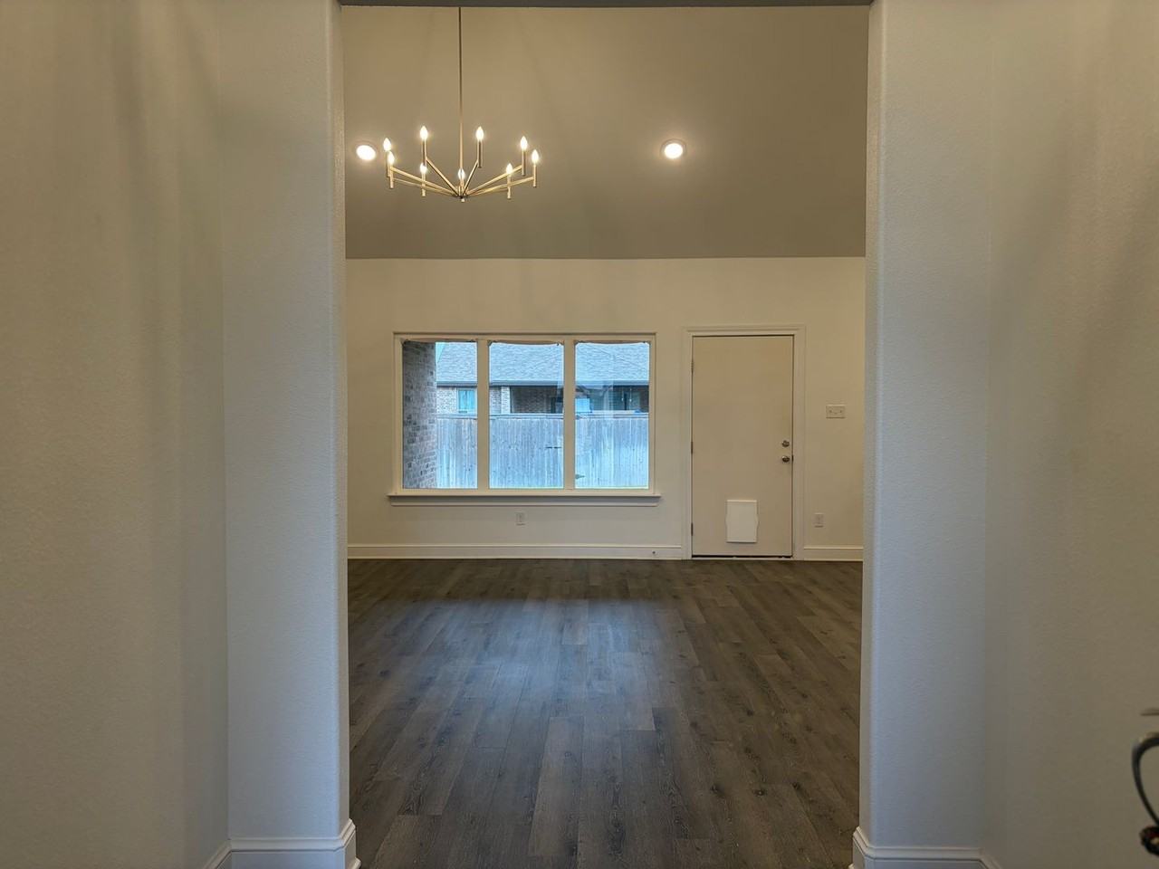 5615 119th St - Photo 5 of 50