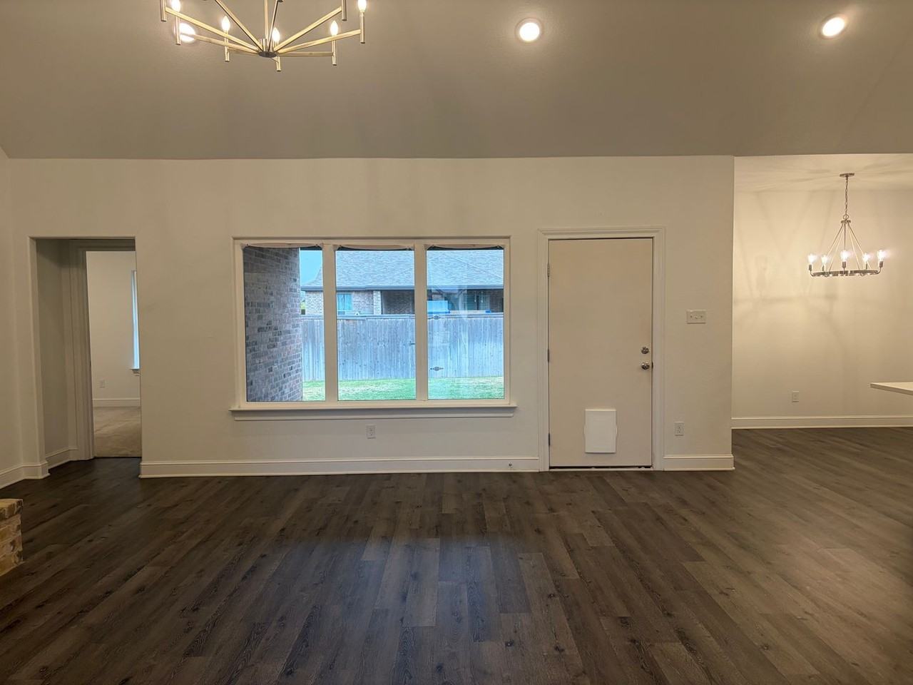 5615 119th St - Photo 6 of 50
