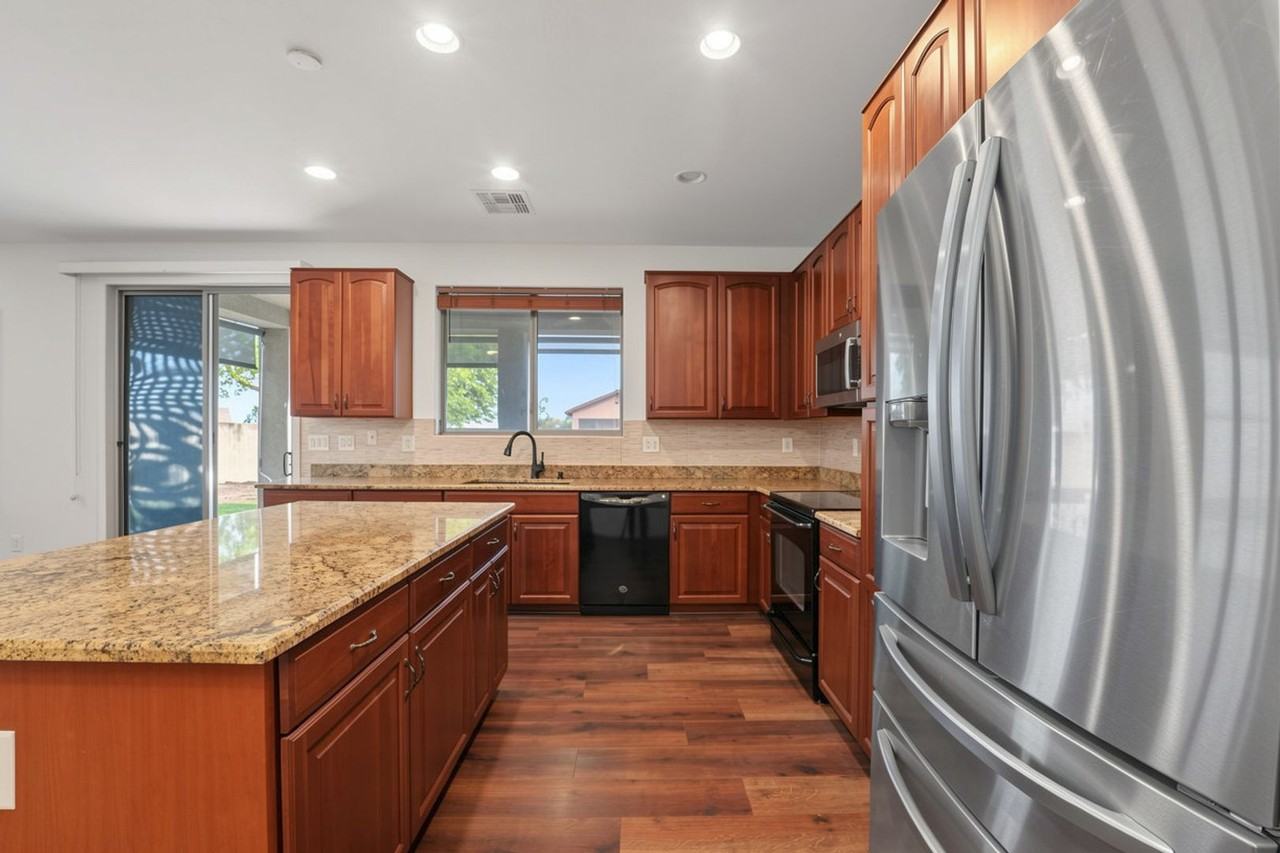 11707 W Planada Ct - Photo 6 of 30
