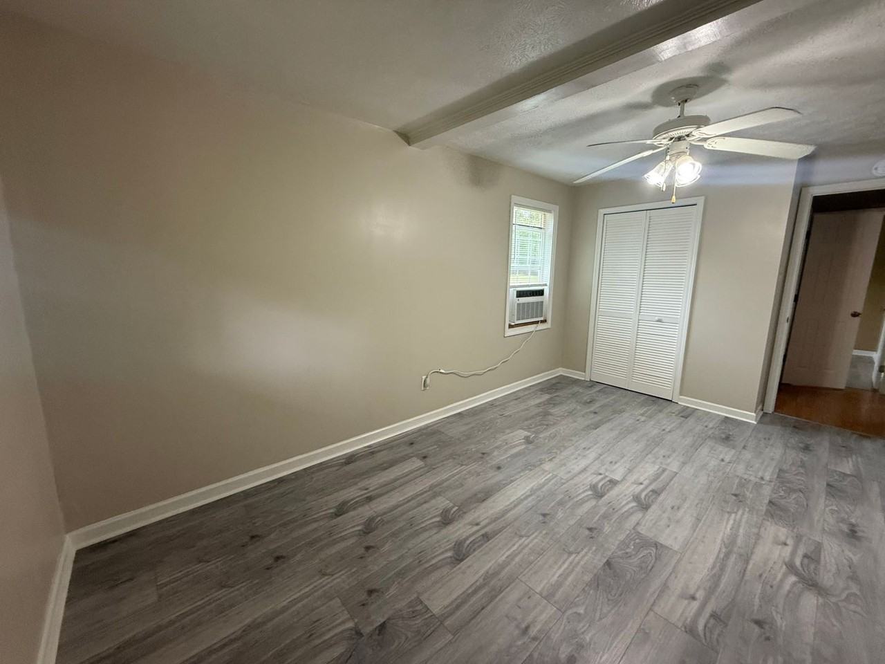 27 Todd St Ne - Photo 4 of 9
