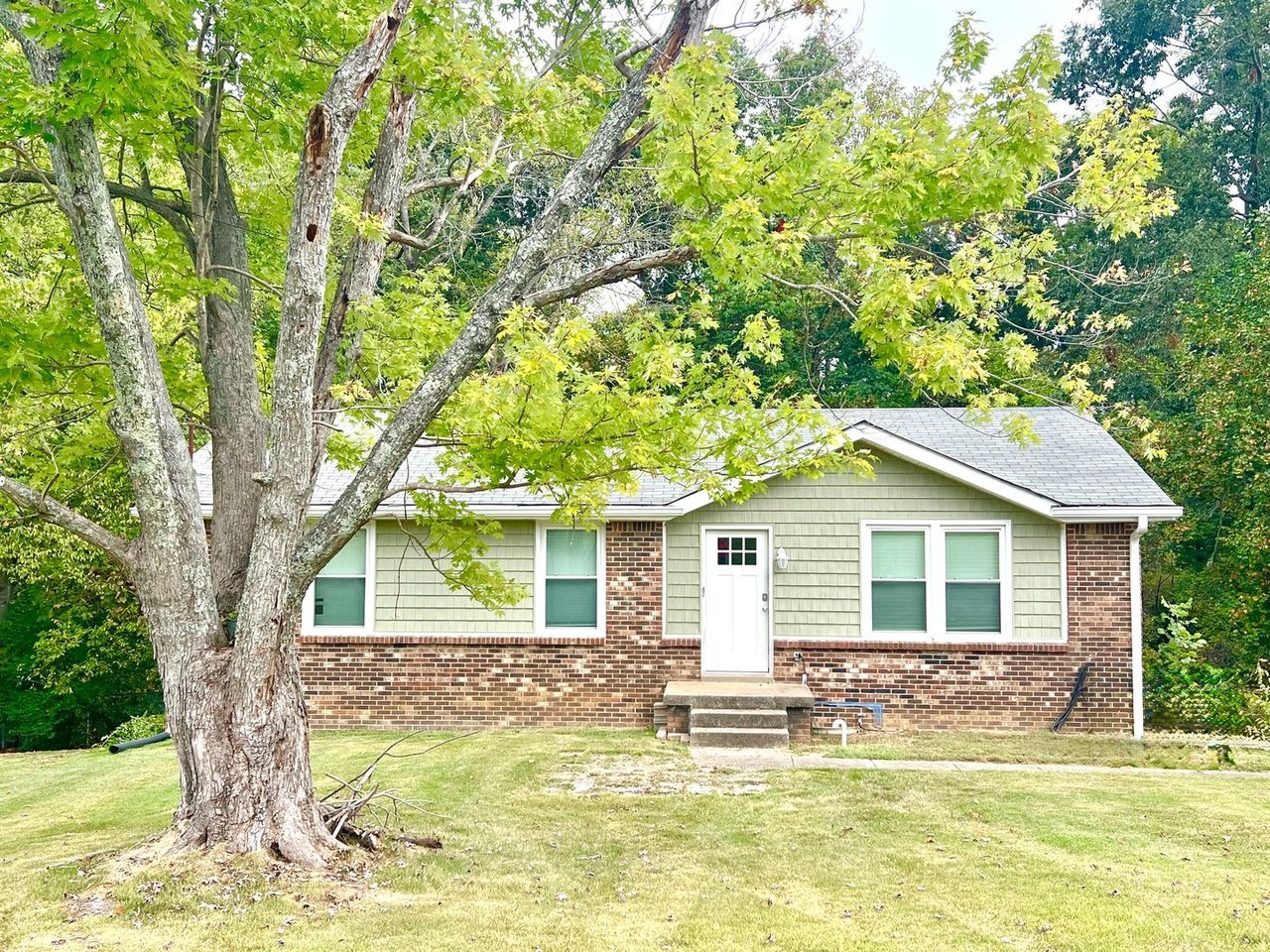609 Chrisman Dr - Photo 2 of 3