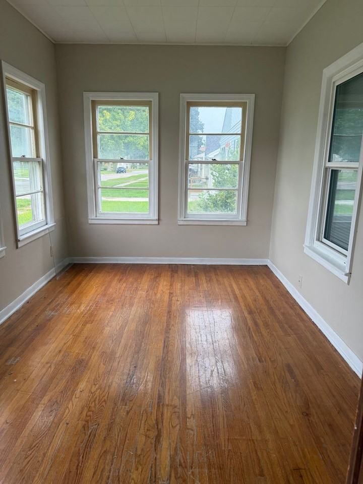 1241 S 27th St - Photo 3 of 15