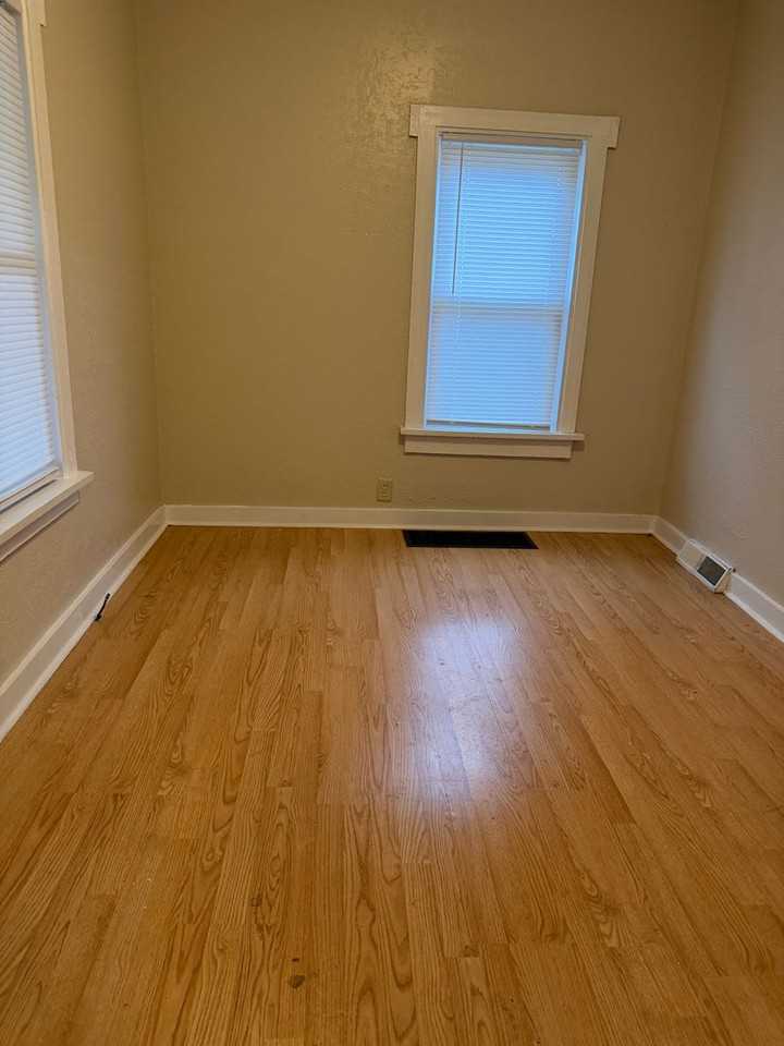 1241 S 27th St - Photo 6 of 15