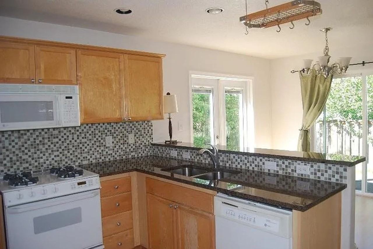 16847 Nw Oak Creek Dr - Photo 3 of 8