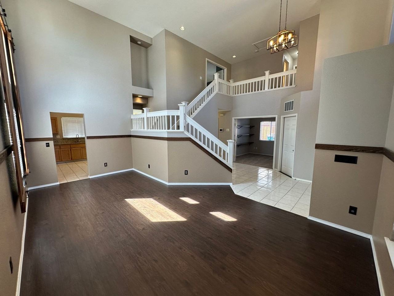 5144 Pioneer Way - Photo 4 of 31