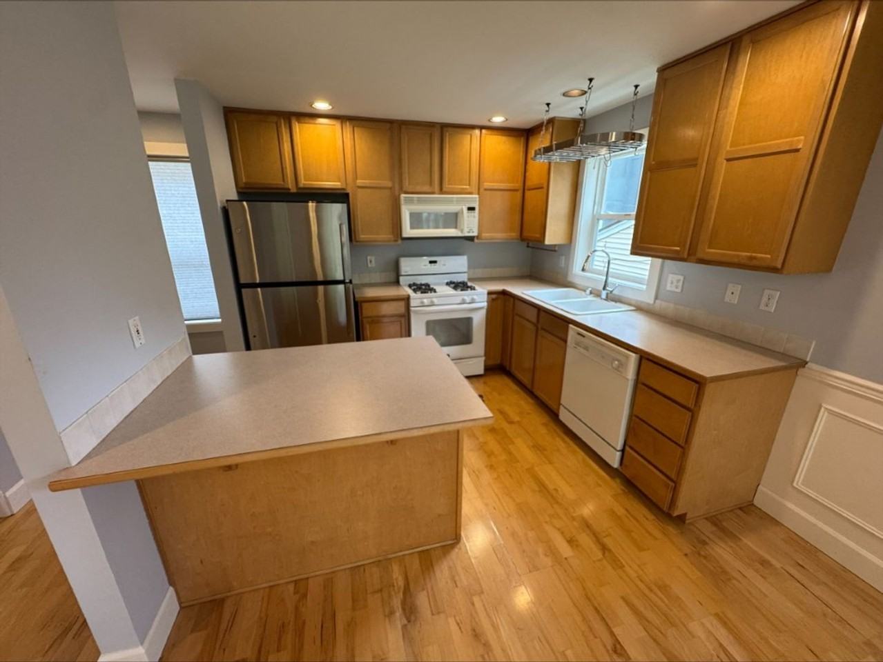 1413 Nw 60th St #A - Photo 2 of 21