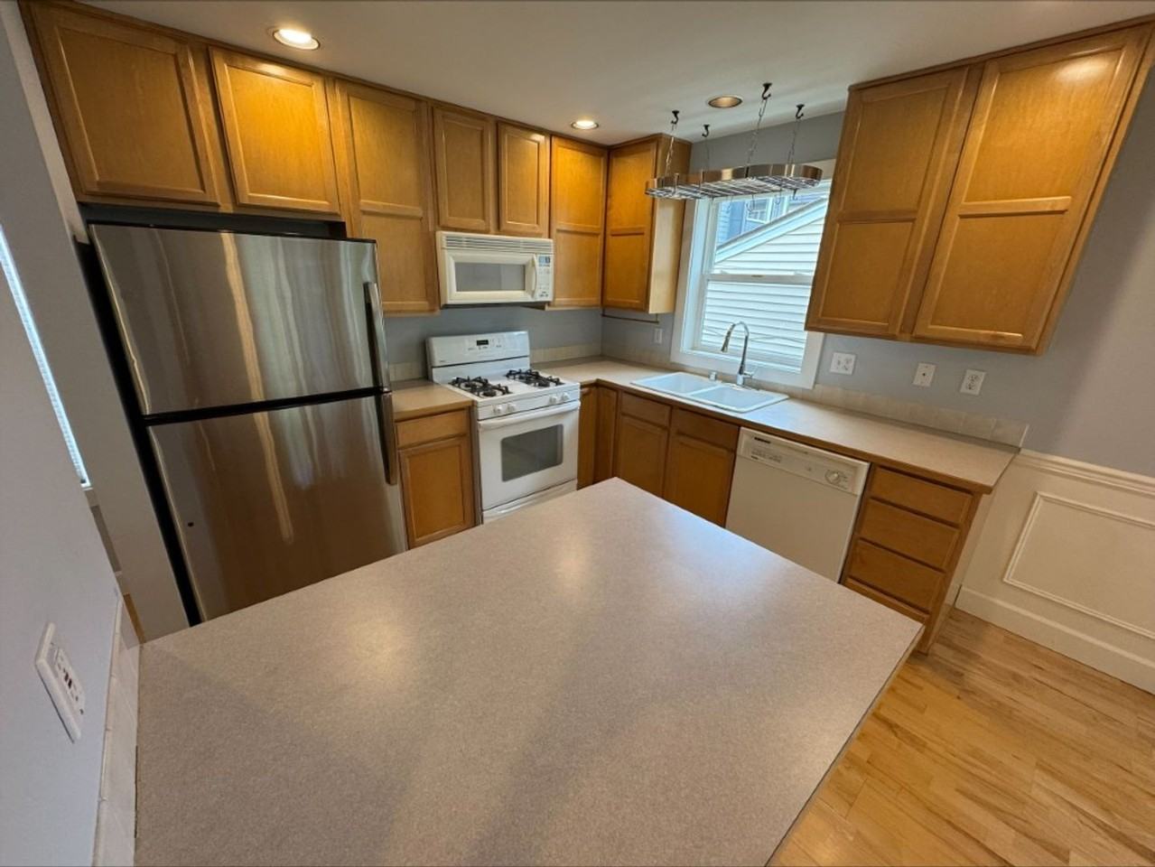 1413 Nw 60th St #A - Photo 3 of 21