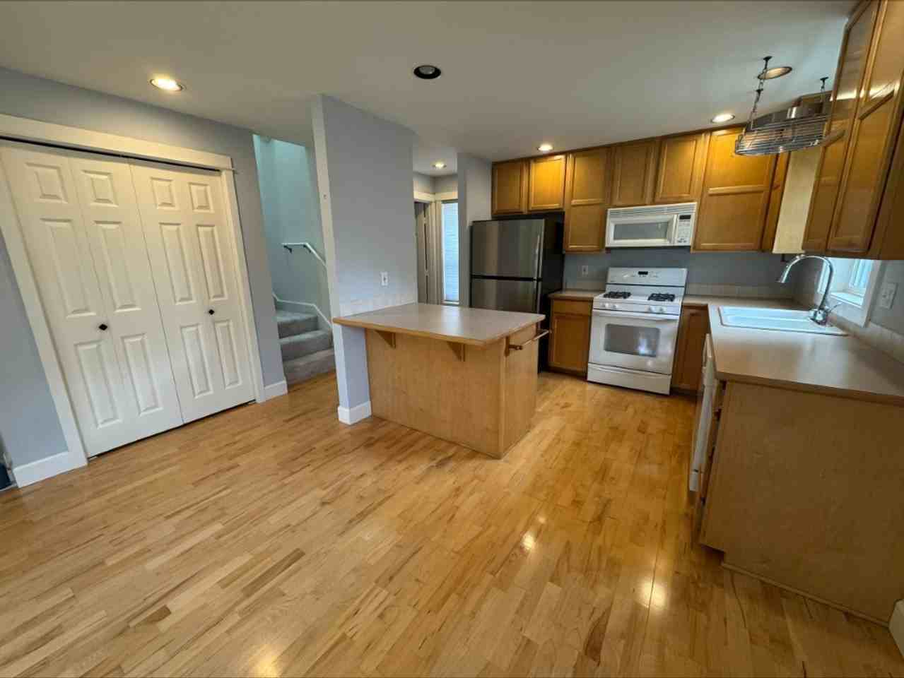 1413 Nw 60th St #A - Photo 4 of 21