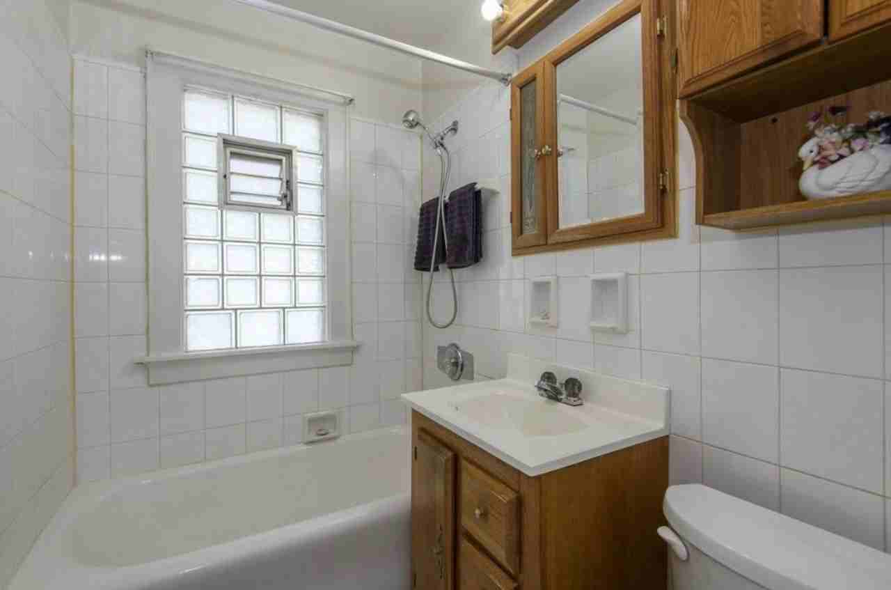 2209 S 63rd St - Photo 6 of 13