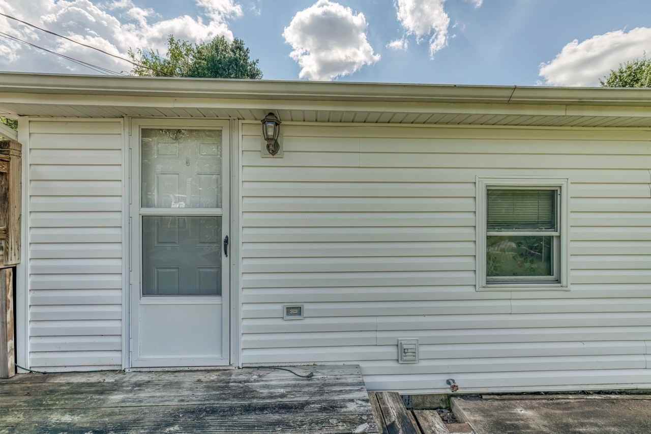222 Hulen Ave - Photo 6 of 40