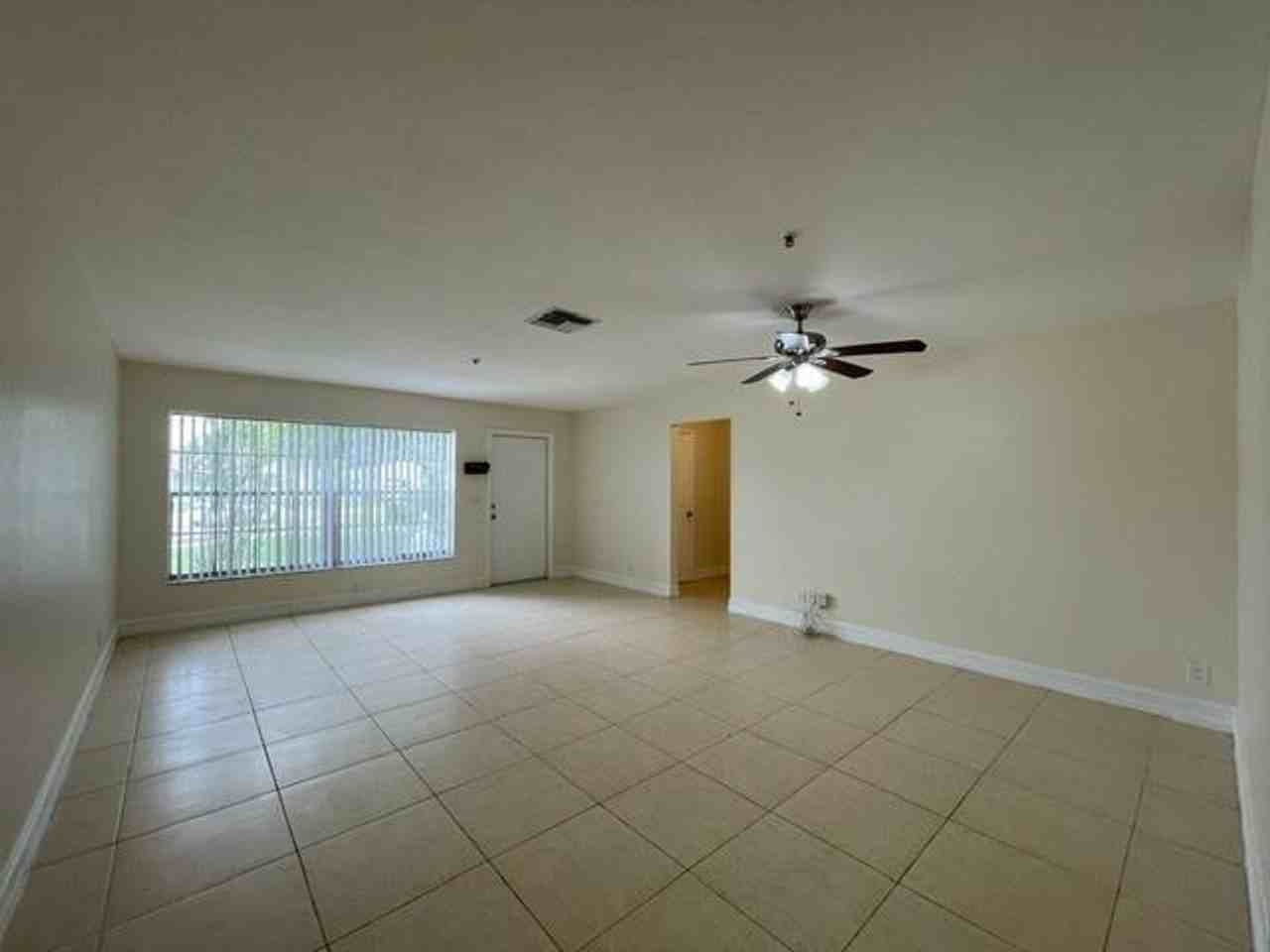 22744 Sw 55th Ave - Photo 3 of 16