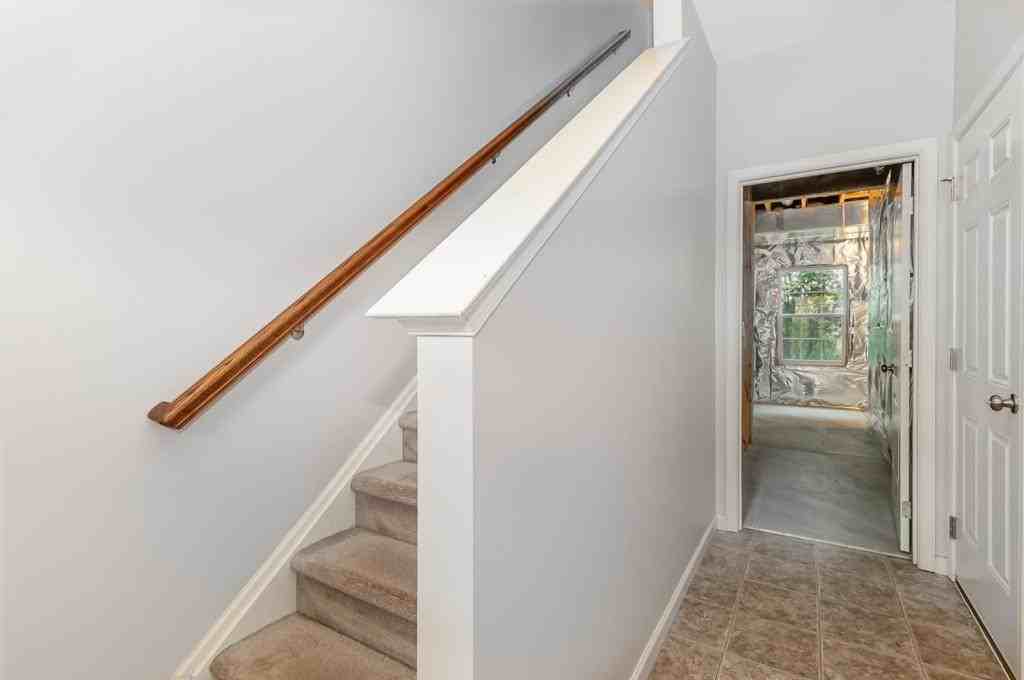 39 Crooked Dr - Photo 4 of 27