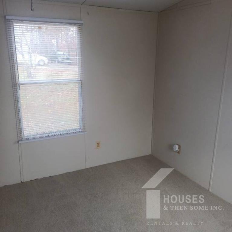 109 Smiley Dr - Photo 6 of 8