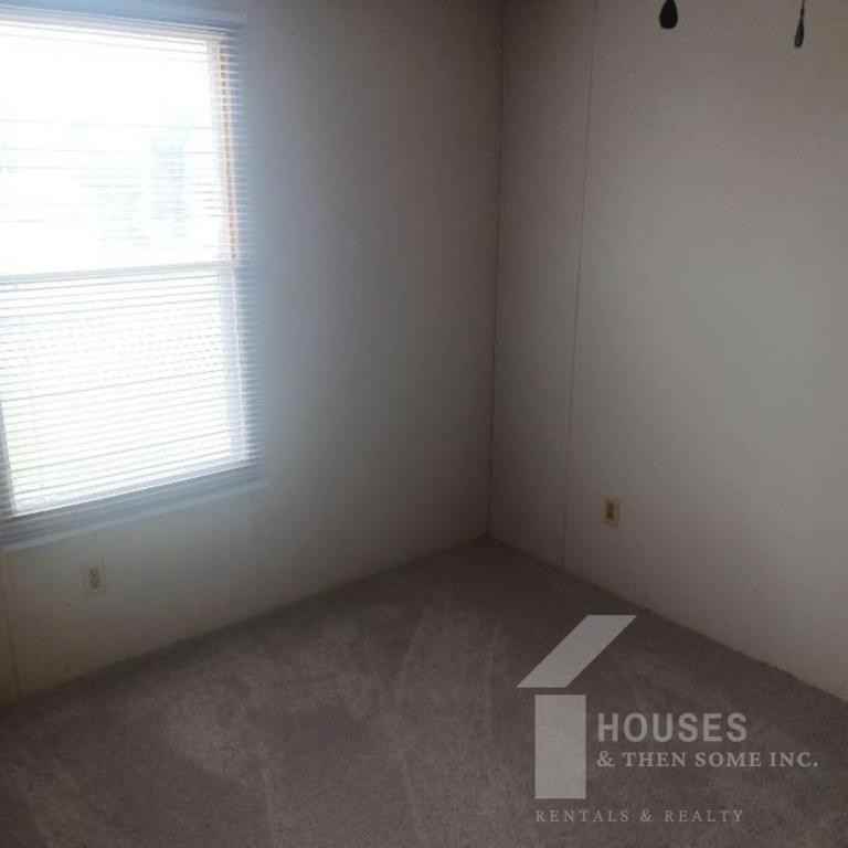 109 Smiley Dr - Photo 7 of 8