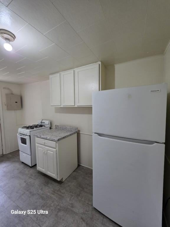 1714 N Market St - Photo 2 of 8