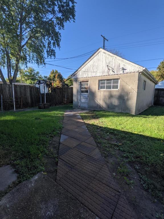 1613 N Mccann St - Photo 3 of 26
