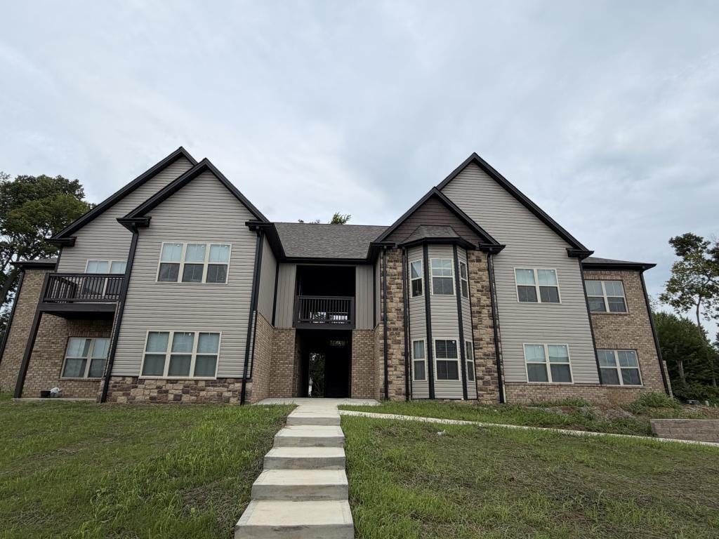 172 Pinehurst Way - Photo 2 of 4