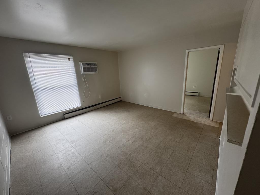 911 Rogers Pl - Photo 5 of 11