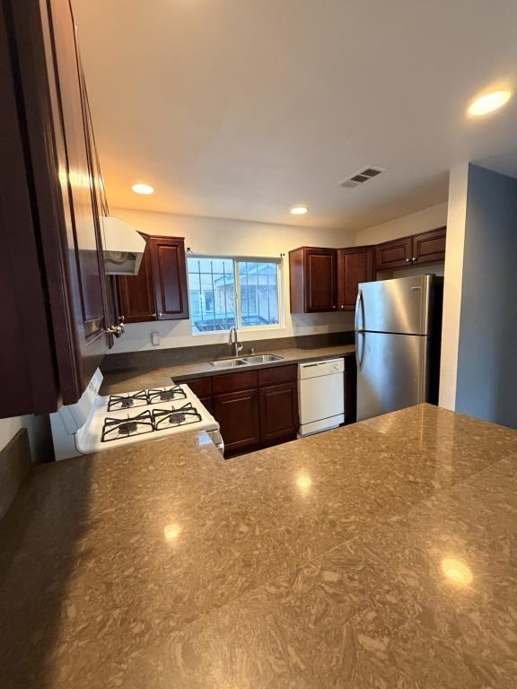 201 W Kettering St - Photo 4 of 10