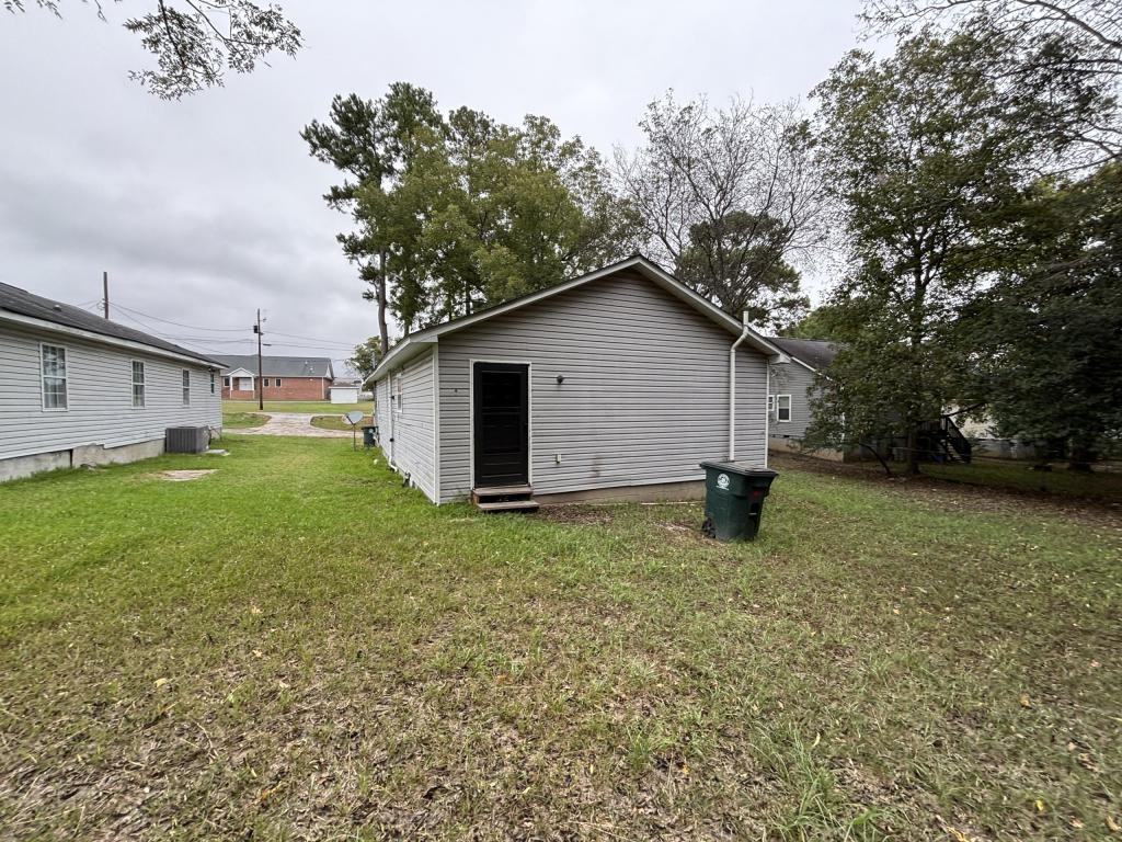 1239 Boone St - Photo 3 of 22