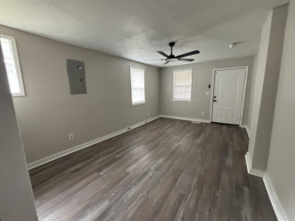 1239 Boone St - Photo 4 of 22