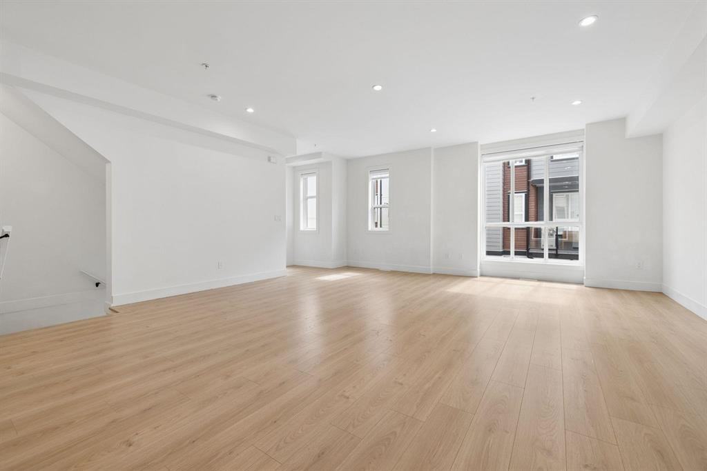7670 207 Street #22 - Photo 5 of 28