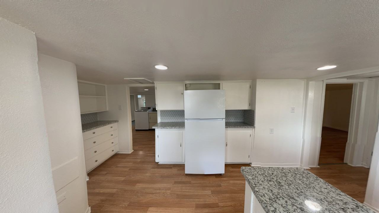 836 Wall St #2 - Photo 2 of 6