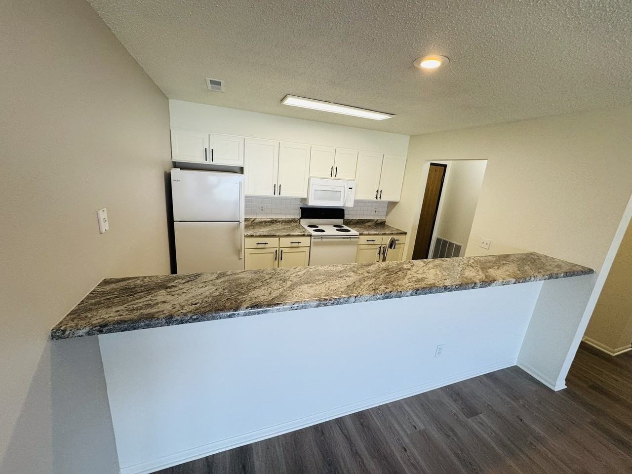 225 Beaver Kreek Ctr #5 - Photo 7 of 25