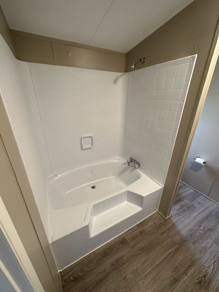 515 Connie St - Photo 4 of 14